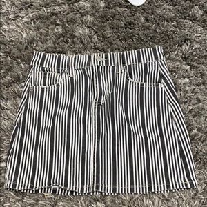 Stripped mini skirt